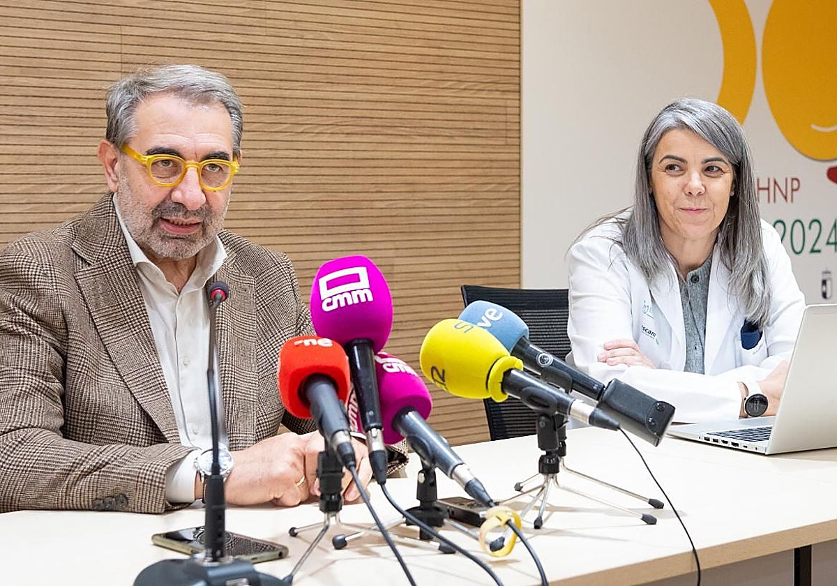 Jesús Fernández Sanz y Mónica Alcobendas durante la presentación de los proyectos