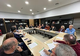 Albacete reclama al Ministerio un plan ferroviario que mantenga la estación de Hellín y reabra Tobarra, Pozo Cañada y Chinchilla