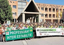 Los sindicatos cuelan en una huelga por salarios la derogación de la ley educativa para así primar al valenciano
