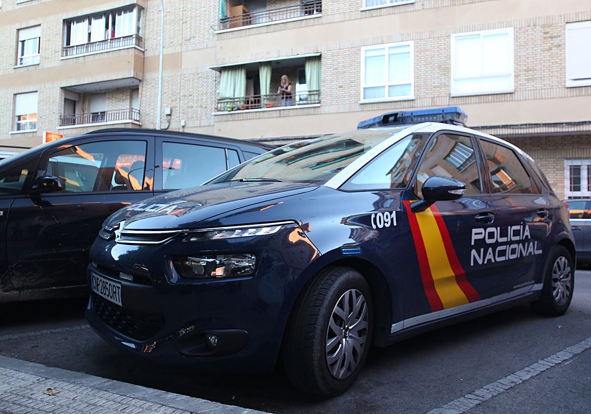 Una patrulla policial en Parla