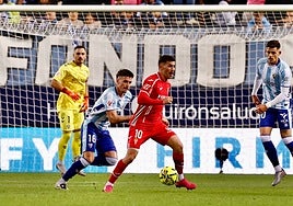 El Córdoba CF rescata un punto de oro en un frenético derbi en La Rosaleda (2-2)