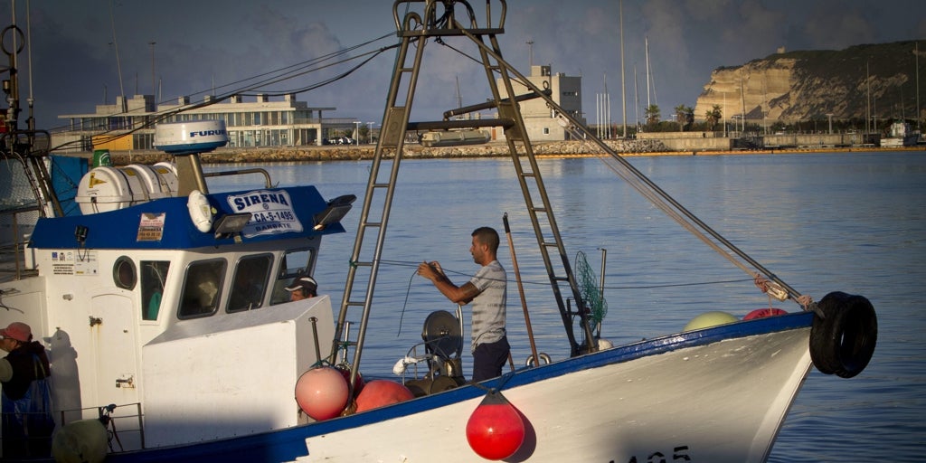 Nuevas reglas de entrada y salida al puerto para los 1.400 buques pesqueros de Andalucía