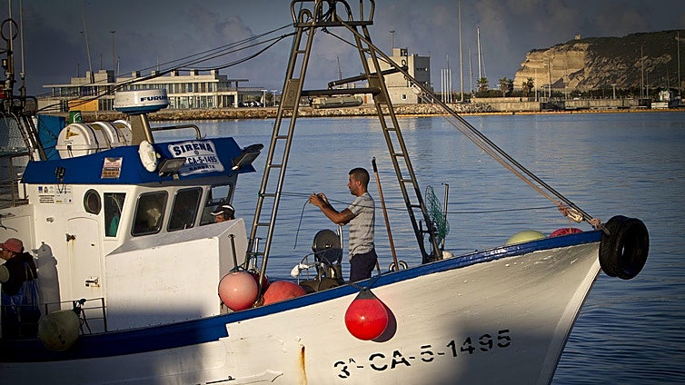 Nuevas reglas de entrada y salida al puerto para los 1.400 buques pesqueros de Andalucía