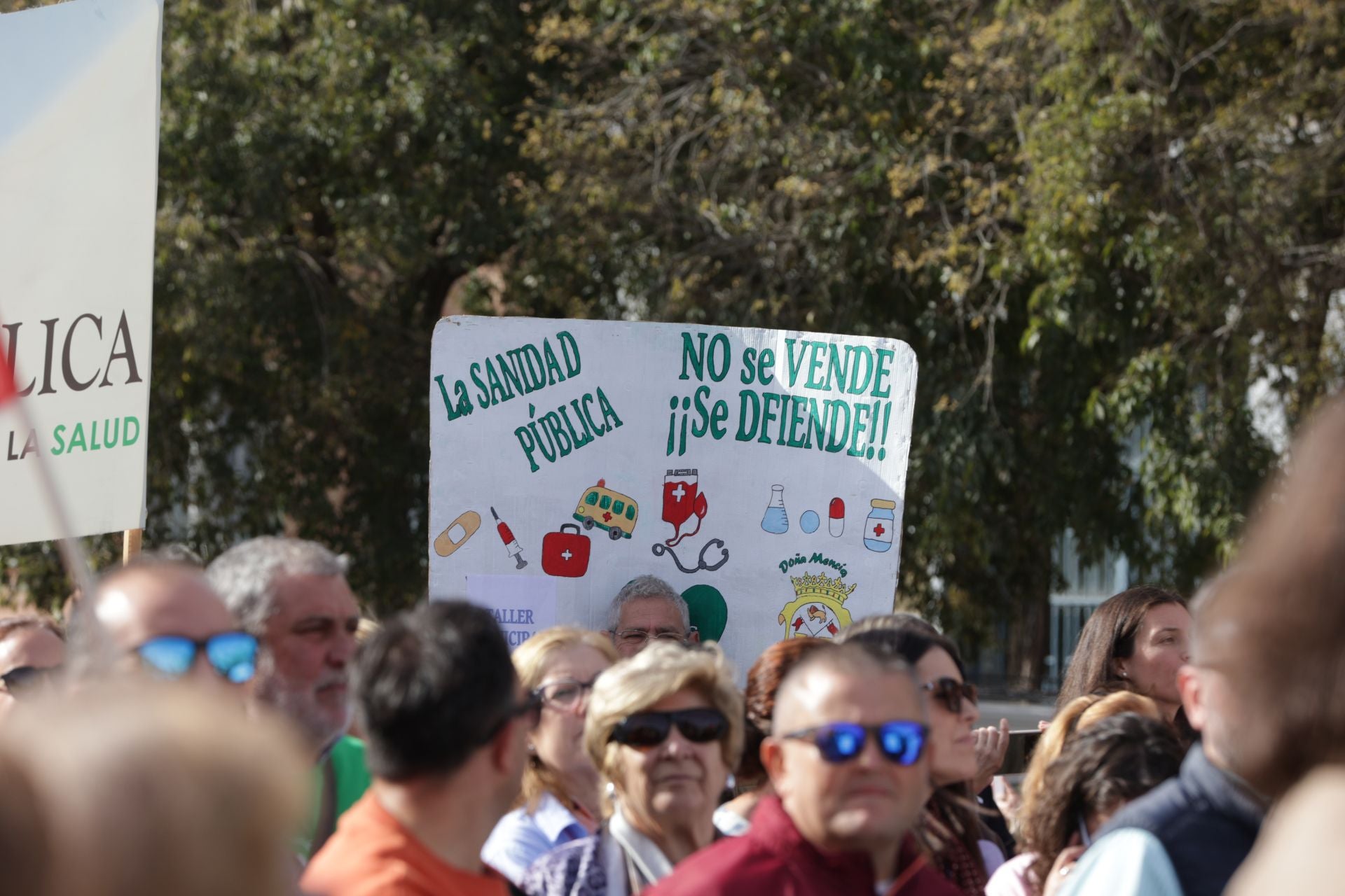La manifestación por la sanidad pública en Córdoba, en imágenes