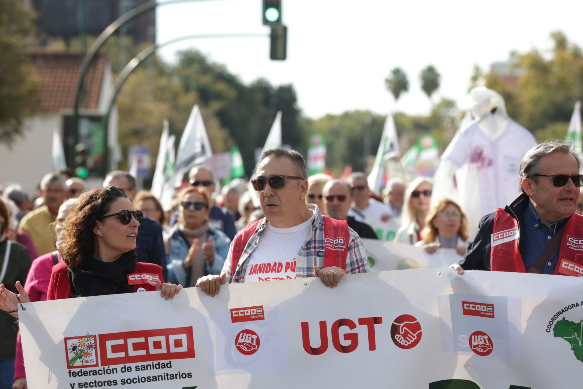 La manifestación por la sanidad pública en Córdoba, en imágenes
