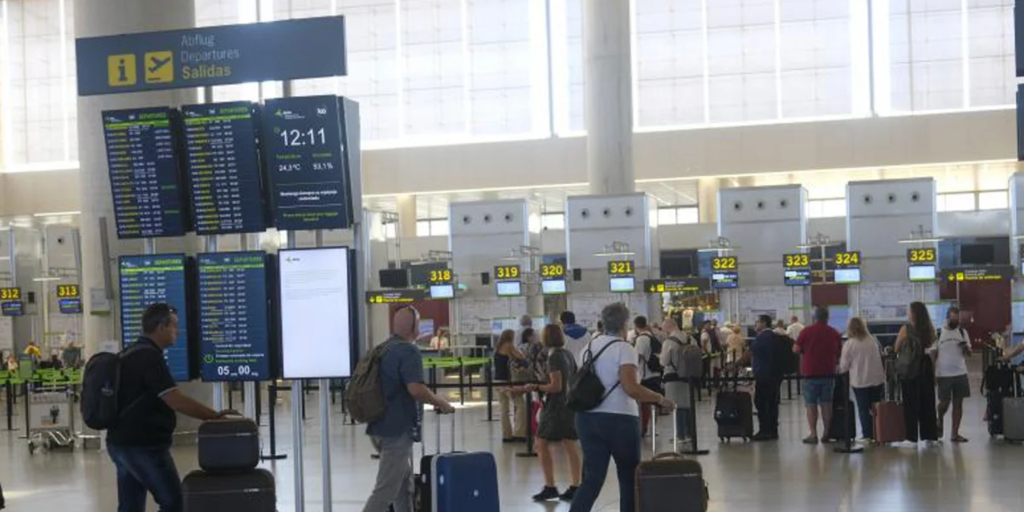 Málaga lidera el invierno aéreo en Andalucía: récord de rutas y asientos frente al retroceso de Jerez