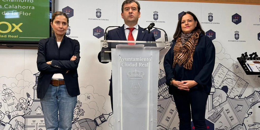 El concejal no adscrito en Ciudad Real asegura que Chamorro no dimitió, «le obligaron a dejar el cargo»