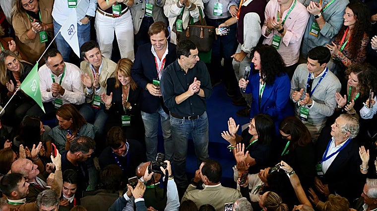 Moreno, en el momento en que le dijeron que había obtenido el 99,95% de los votos a favor