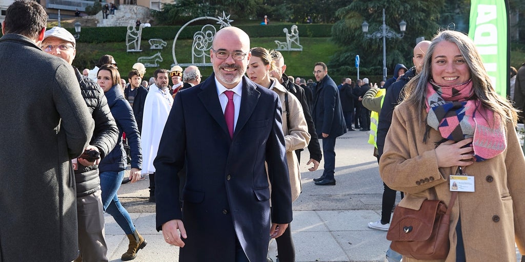 El Gobierno de Sánchez volverá a celebrar en Madrid la Constitución con acto propio y acusa a Ayuso de silenciarlos