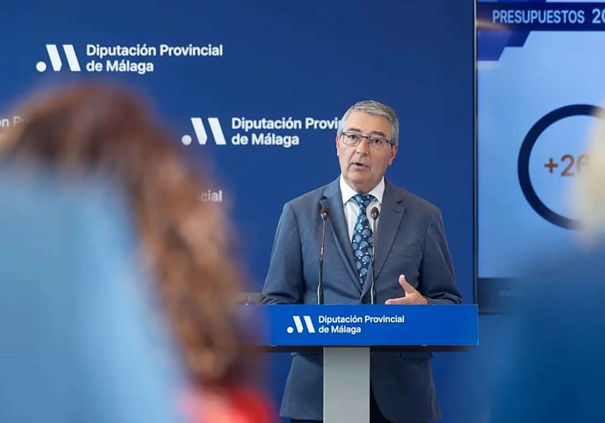 El presidente de la Diputación de Málaga, Francisco Salado, en la presentación de los presupuestos para  2026