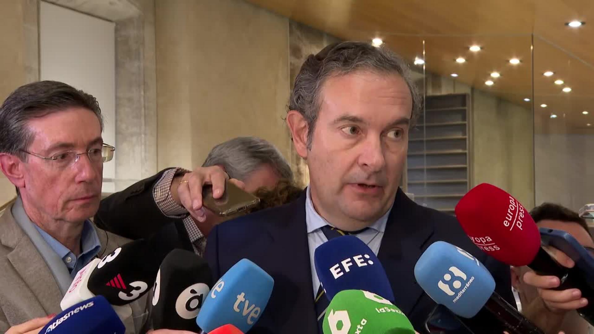 PP defiende que Mazón "haya dado la cara" y acusan a Sánchez de "huir ... PP defiende que Mazón "haya dado la cara" y acusan a Sánchez de "huir ...