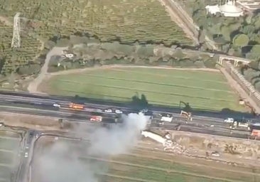 Un muerto y un herido grave en el accidente con tres camiones implicados que corta la AP-7 en Tarragona