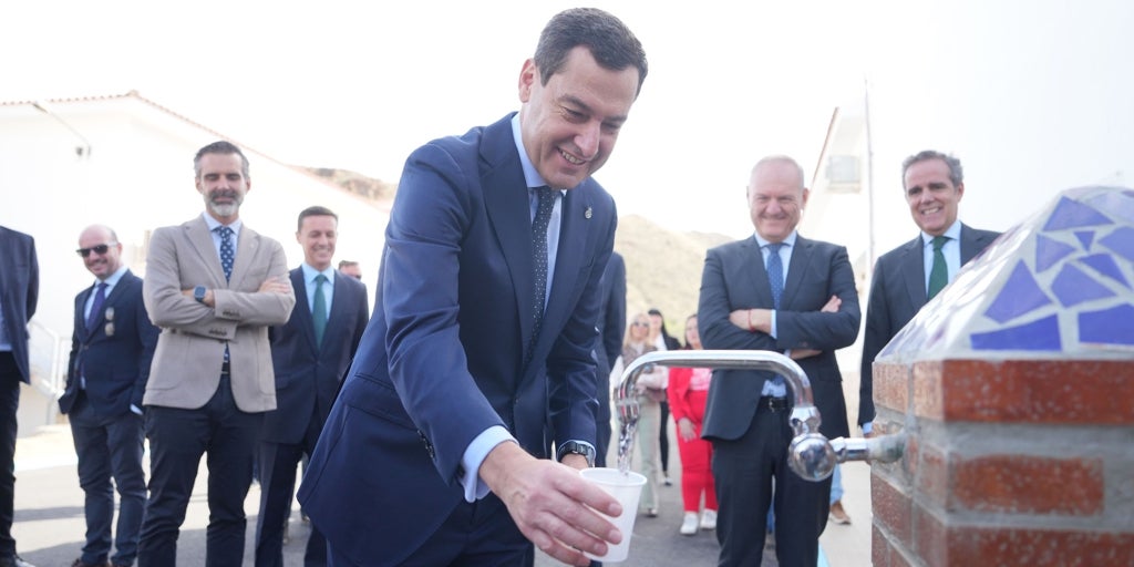 Juanma Moreno anuncia un incremento en las políticas de agua para alcanzar 800 millones en los presupuestos de 2026