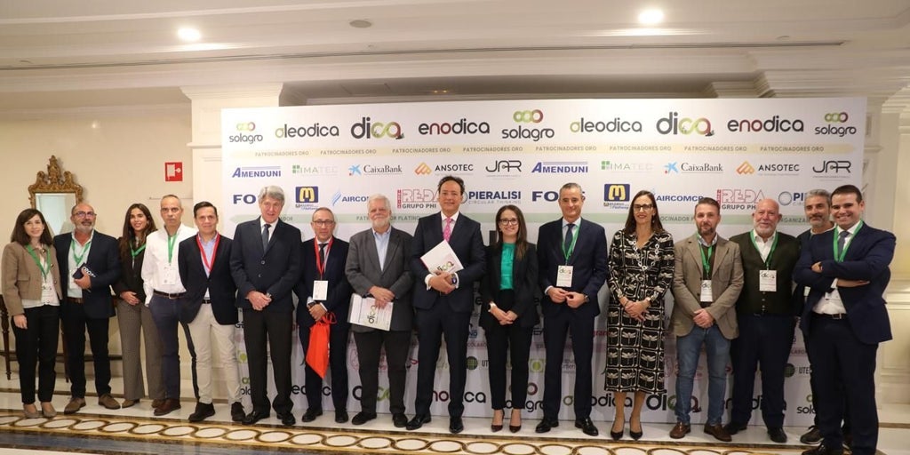 Expertos analizan el futuro del vino y del aceite  ante el cambio climático, las variaciones en el comercio y la reforma de la PAC