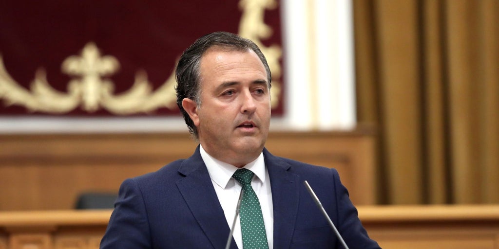 Moreno (Vox) dice que el Estatuto de Castilla-La Mancha acordado por PP y PSOE «sigue la senda separatista»