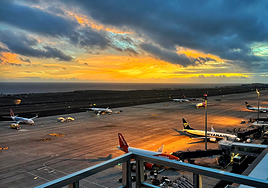 Más de una decena de vuelos desviados en Gran Canaria y La Palma por la borrasca Claudia