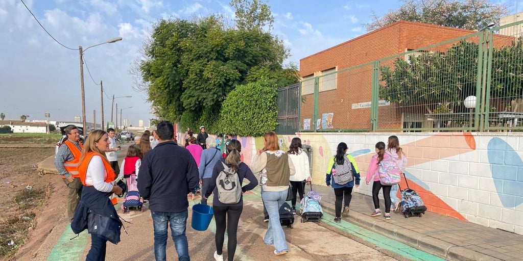 El Ayuntamiento de Valencia amplía las ayudas de cheque escolar y beca comedor e incluye a los niños de tres años