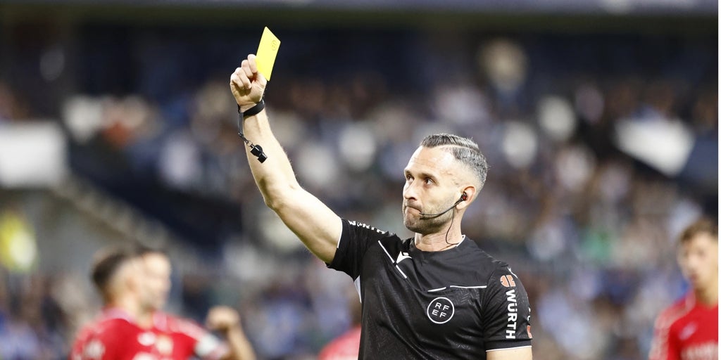 El CTA admite el error arbitral en la expulsión de Albarrán ante el Málaga