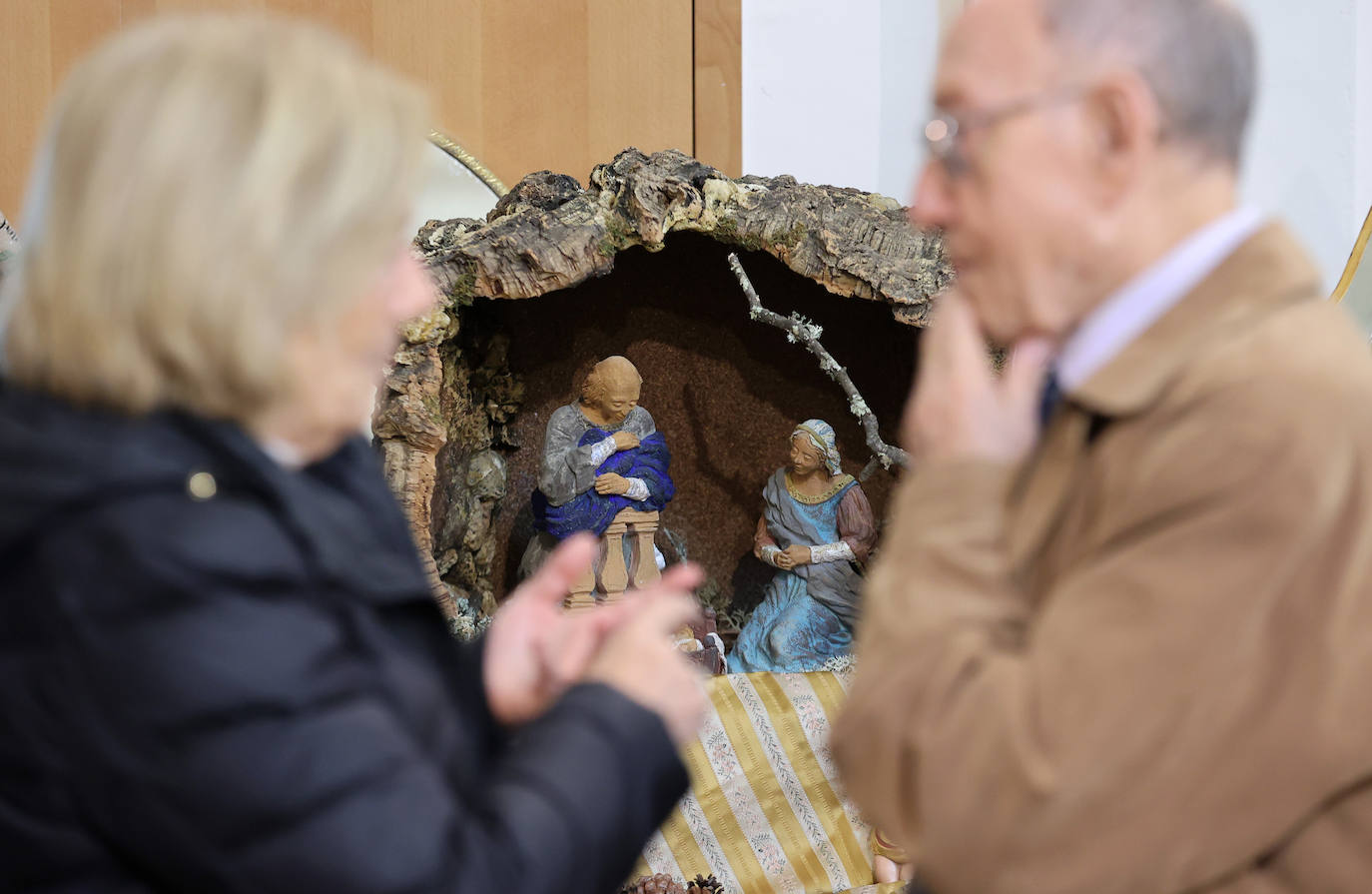 La inauguración del baratillo de Navidad de Adevida en Córdoba, en imágenes