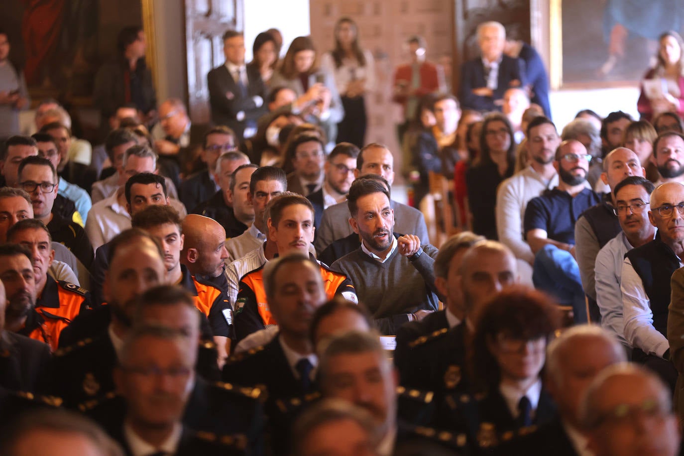 Los reconocimientos por la actuación en el incendio de la Mezquita de Córdoba, en imágenes