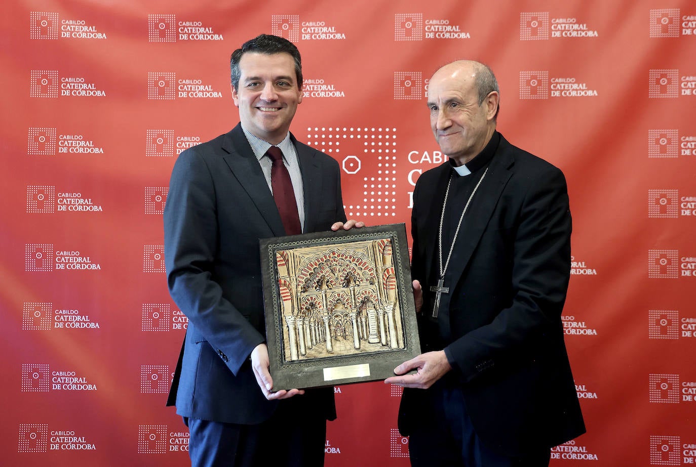 Los reconocimientos por la actuación en el incendio de la Mezquita de Córdoba, en imágenes