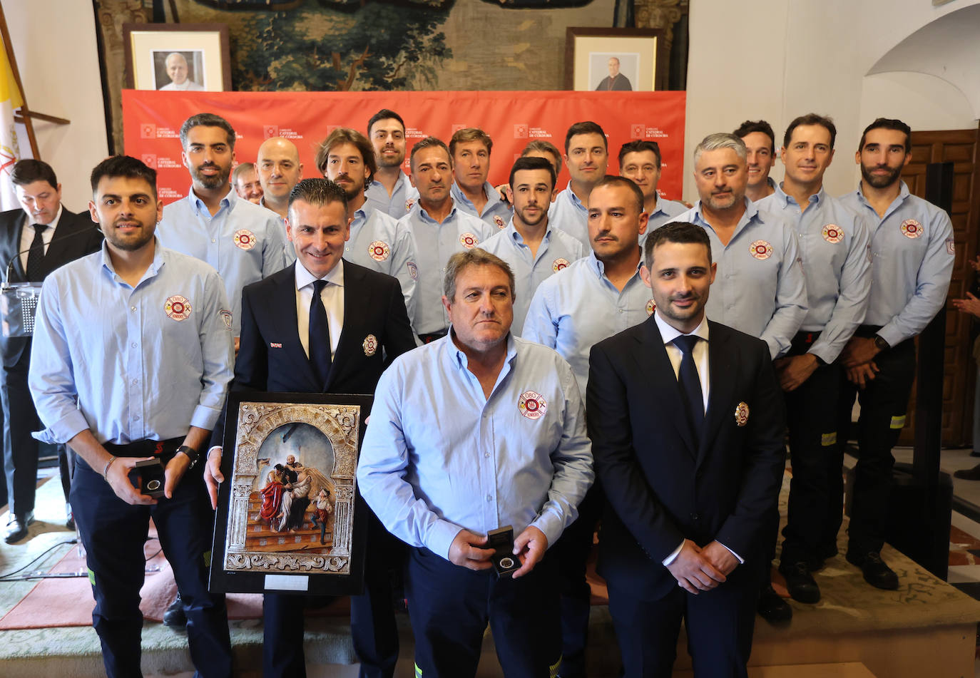 Los reconocimientos por la actuación en el incendio de la Mezquita de Córdoba, en imágenes