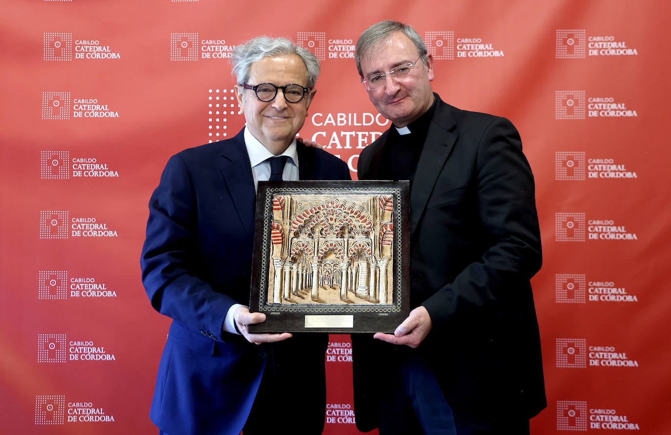 Los reconocimientos por la actuación en el incendio de la Mezquita de Córdoba, en imágenes