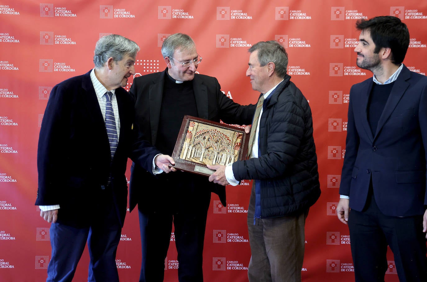 Los reconocimientos por la actuación en el incendio de la Mezquita de Córdoba, en imágenes