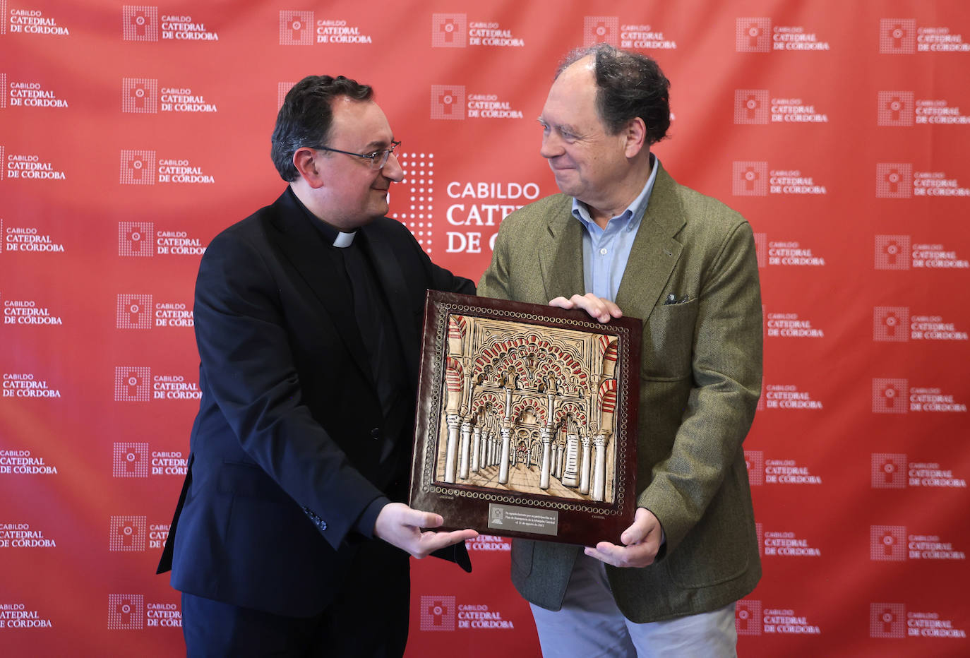 Los reconocimientos por la actuación en el incendio de la Mezquita de Córdoba, en imágenes