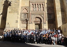 El Cabildo reconoce a quienes actuaron en el incendio de la Mezquita-Catedral de Córdoba: «Fue ejemplo de colaboración»