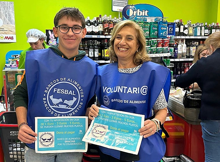 Voluntarios de la hermandad de la Sentencia, el pasado fin de semana