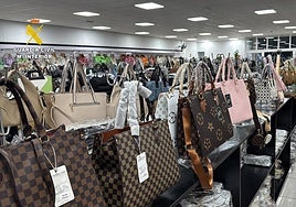 Cae una red de falsificación de marcas de lujo: más de 3.000 artículos intervenidos en Valencia