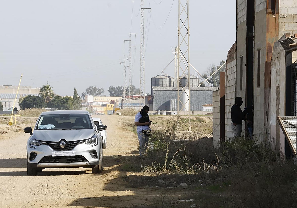 Uno de los registros en Isla Mayor, el último territorio marcado por el narco con un agente herido