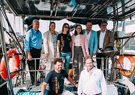 Dos españoles zarpan desde Castellón para completar la primera Vuelta al Mundo Vertical a vela