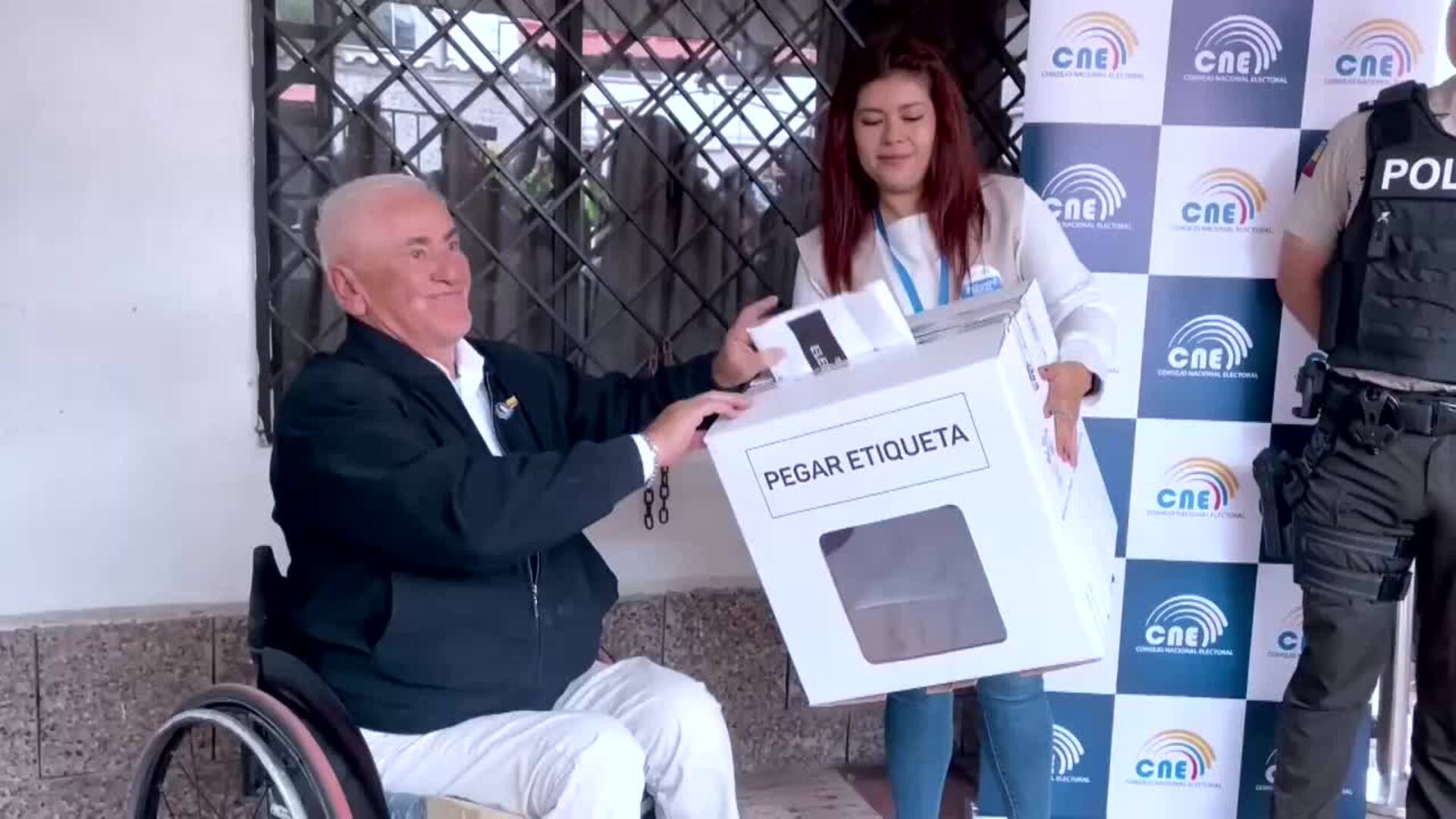 La votación anticipada en Ecuador continúa con 597 beneficiarios del &#039;Voto en casa&#039;