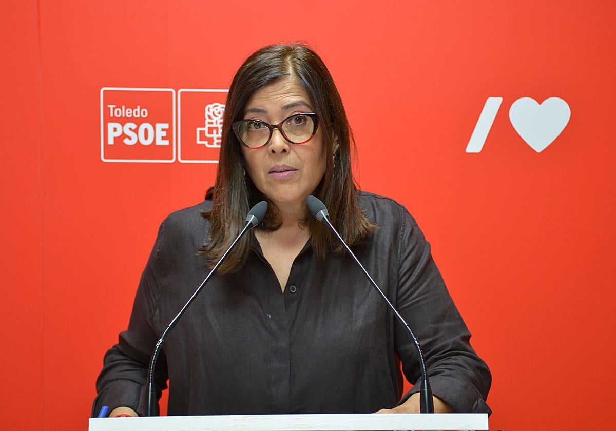 El PSOE exige control sobre los autobuses turísticos en Toledo: «Dejan pasajeros donde les da la gana»