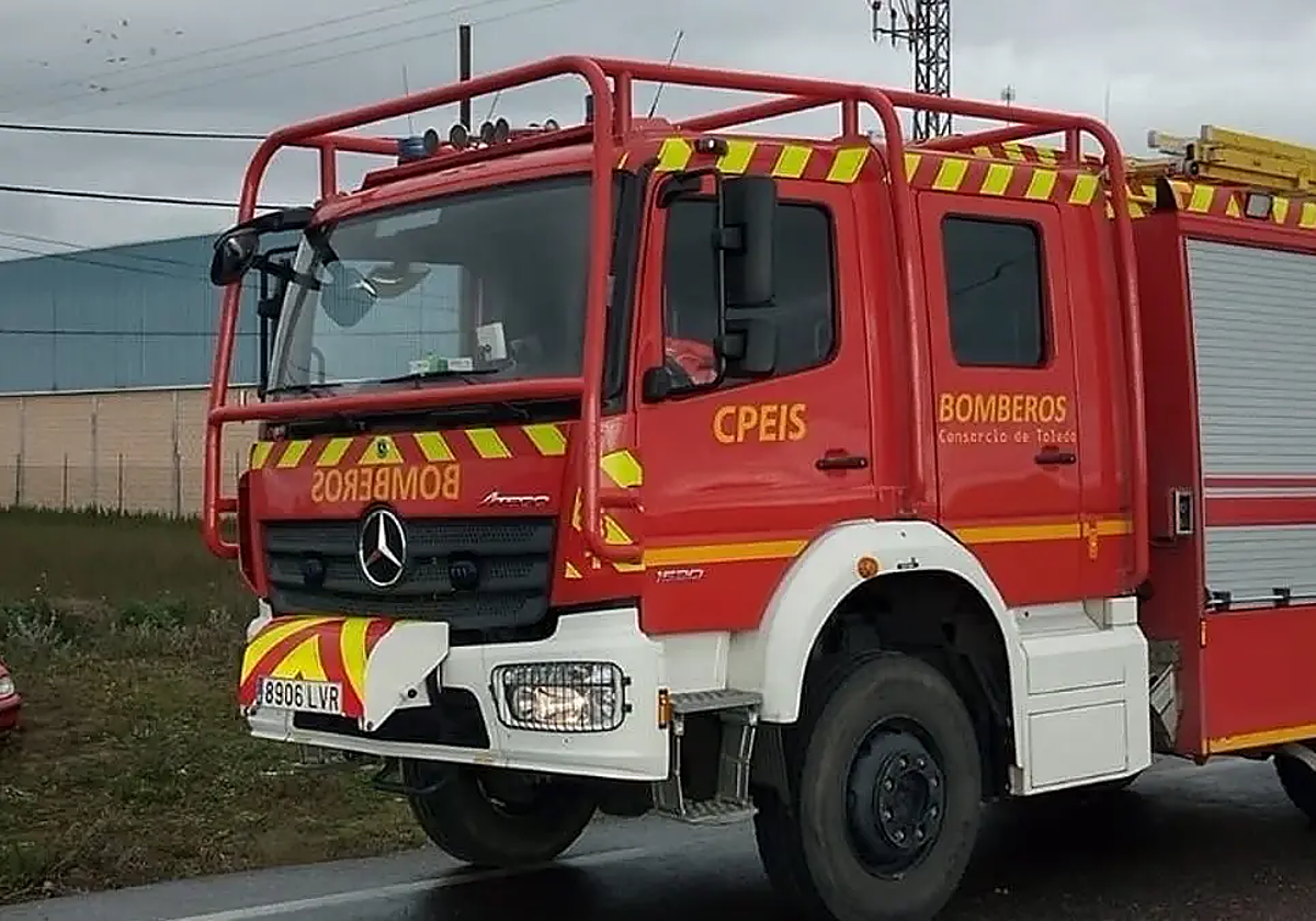 Un coche vuelca tras salirse de la vía y empieza a arder en la A-42, en Villaluenga de la Sagra (Toledo)