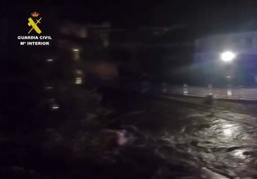Así corría esta madrugada el río Tormes a su paso por El Barco de Ávila