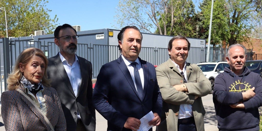 Vox alerta del «abandono» de los centros educativos de Castilla-La Mancha con aulas en barracones, goteras y edificios «obsoletos»