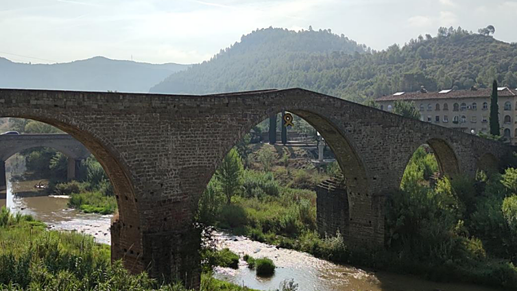 La ruta de senderismo que está cerca de Barcelona y que se asciende en escaleras de madera: dónde está y cómo llegar