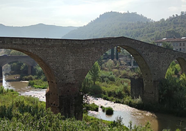 La ruta de senderismo que está cerca de Barcelona y que se asciende en escaleras de madera: dónde está y cómo llegar