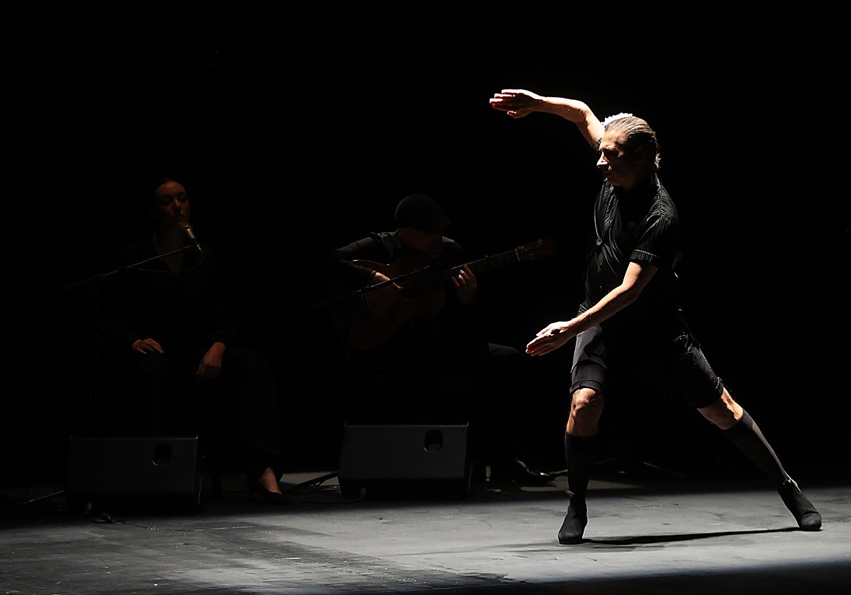 Un momento del espectáculo de Israel Galván en el Gran Teatro