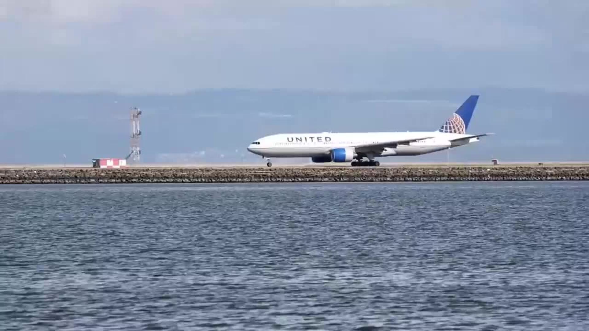 Retrasos persisten en aeropuertos pese al fin del cierre gubernamental