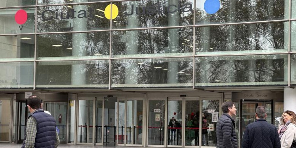 Piden 18 años de cárcel para un padre acusado de someter a diferentes prácticas sexuales a su hijo durante casi diez años