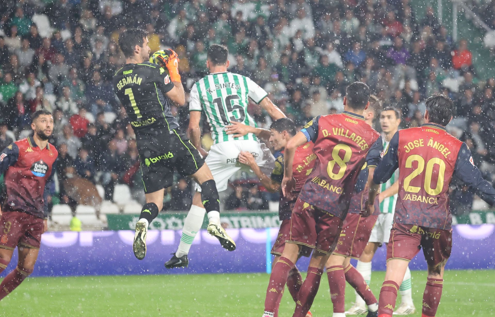 La dolorosa derrota del Córdoba ante el Deportivo, en imágenes