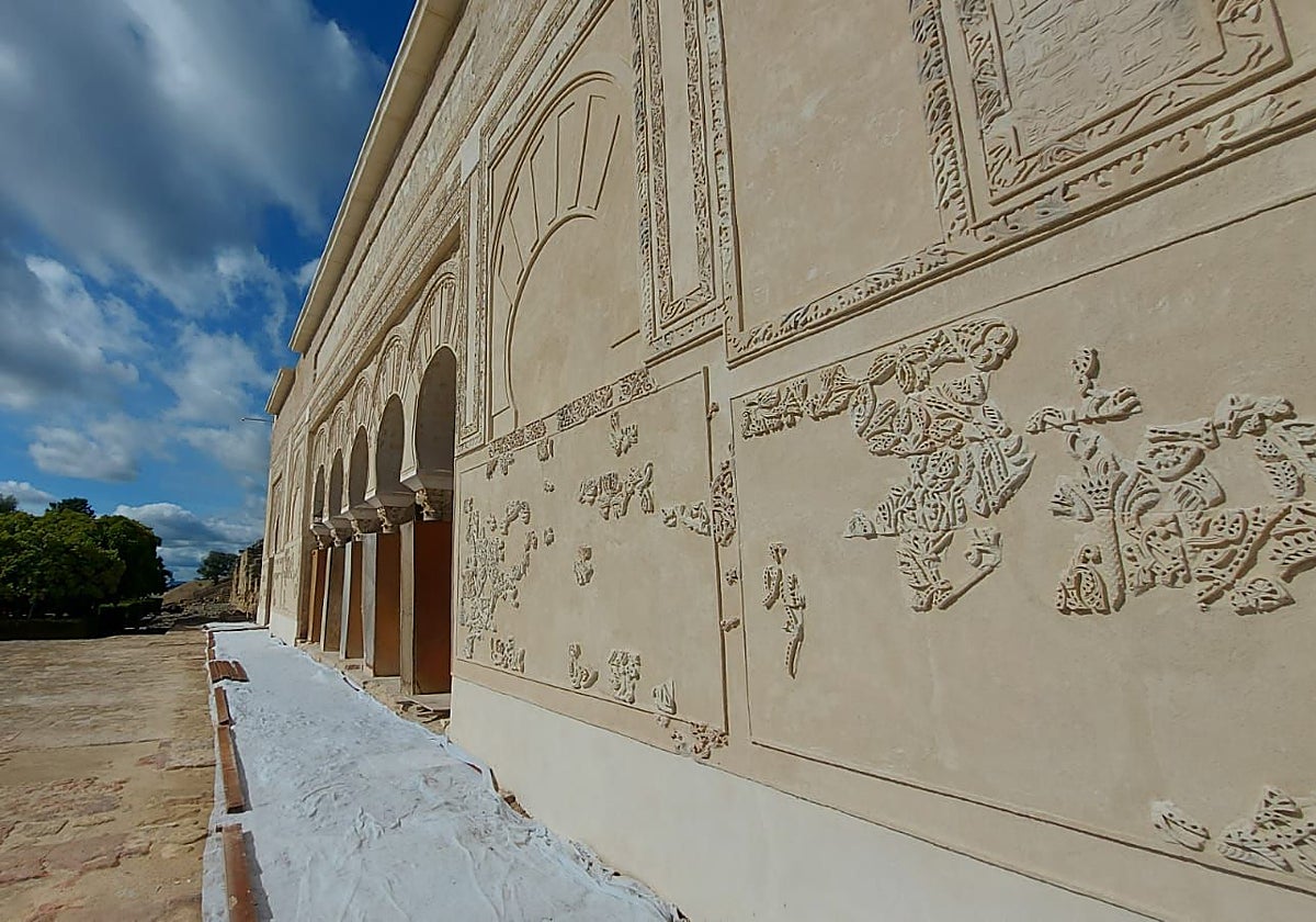 Fachada del Salón Rico de Medina Azahara