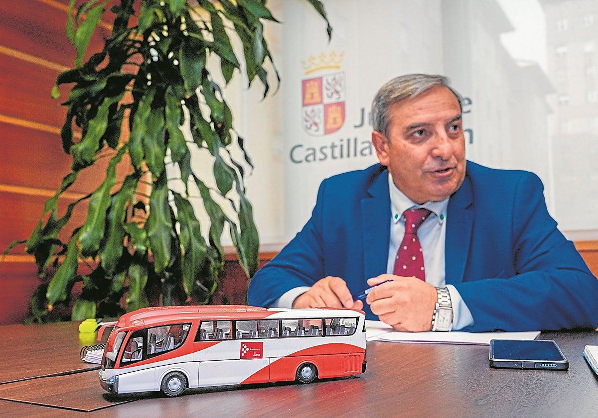 El consejero de Movilidad y Transformación Digital, José Luis Sanz Merino, durante la entrevista con ABC