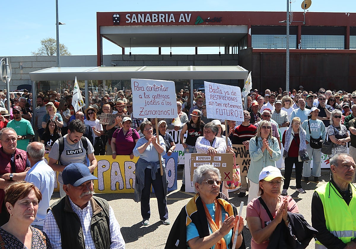 Protestas por la supresión de la parada del AVE en Sanabria