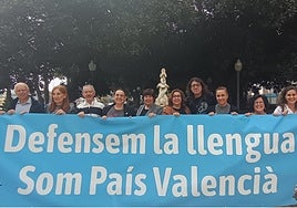 «El valenciano, parte inseparable de la lengua catalana»: manifestación en Alicante contra la ley educativa por franquista
