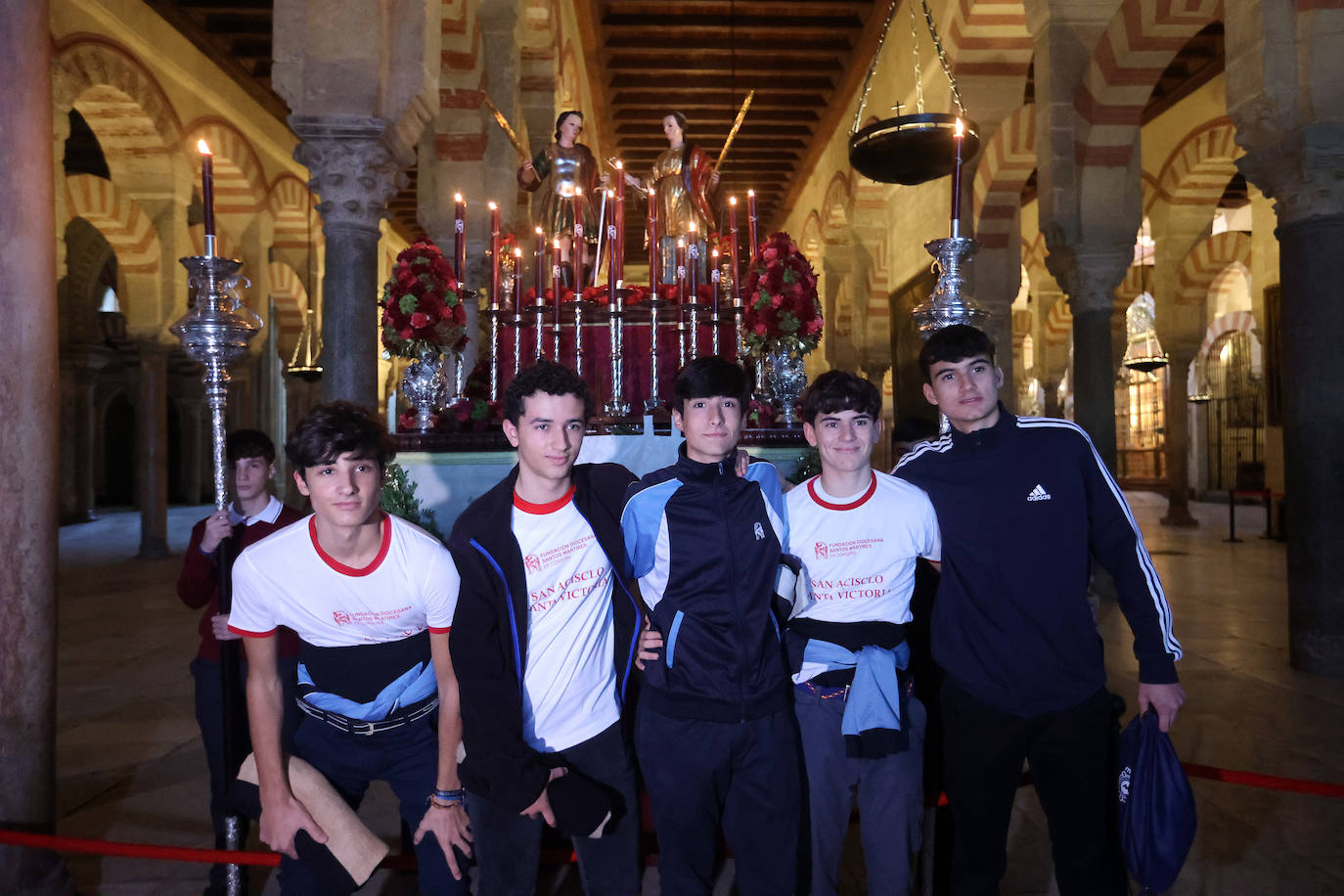 Los colegios de la Fundación Santos Mártires honran a los patronos de Córdoba en la Catedral, en imágenes
